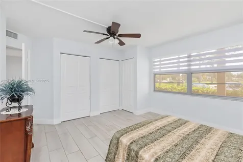 1110 SW 125th Avenue Pembroke Pines FL 33027