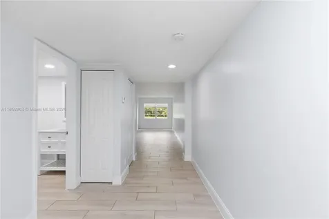 1110 SW 125th Avenue Pembroke Pines FL 33027