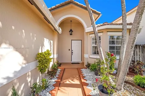 8711 SW 214th Street Cutler Bay FL 33189