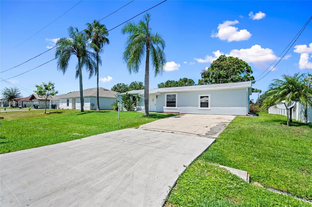 711 NW Riverside Drive Port St. Lucie FL 34983