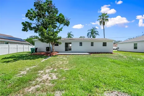 711 NW Riverside Drive Port St. Lucie FL 34983