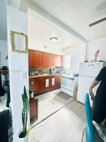 2371 SW 27th Street Miami FL 33133
