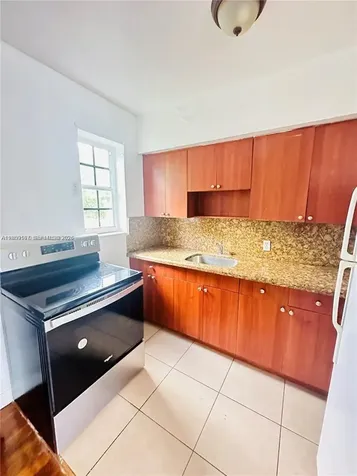2371 SW 27th Street Miami FL 33133
