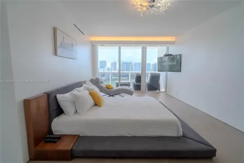 900 Bay Drive Miami Beach FL 33141
