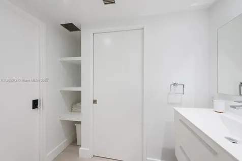 181 Crandon Boulevard Key Biscayne FL 33149
