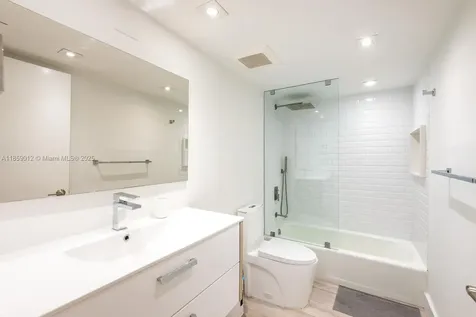 181 Crandon Boulevard Key Biscayne FL 33149