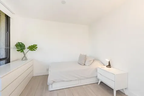 181 Crandon Boulevard Key Biscayne FL 33149