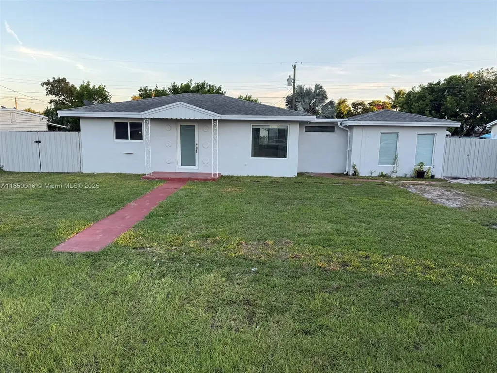 6218 Rodman Street Hollywood FL 33023