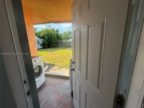 6218 Rodman Street Hollywood FL 33023