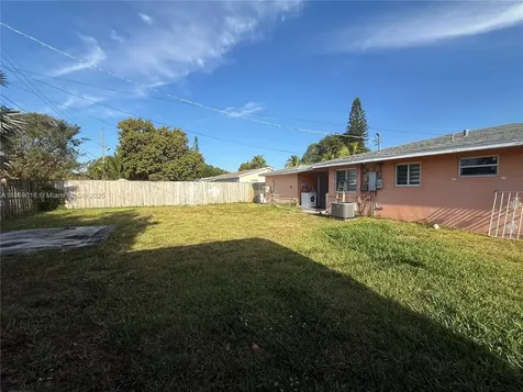6218 Rodman Street Hollywood FL 33023