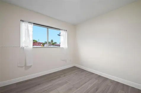 6221 NW 37th Terrace Virginia Gardens FL 33166