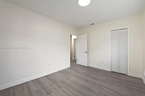 6221 NW 37th Terrace Virginia Gardens FL 33166