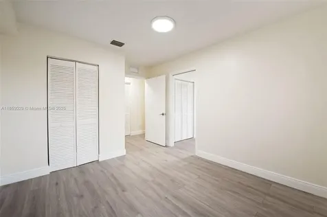 6221 NW 37th Terrace Virginia Gardens FL 33166