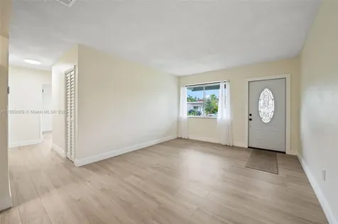 6221 NW 37th Terrace Virginia Gardens FL 33166