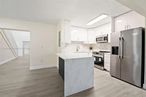 6221 NW 37th Terrace Virginia Gardens FL 33166