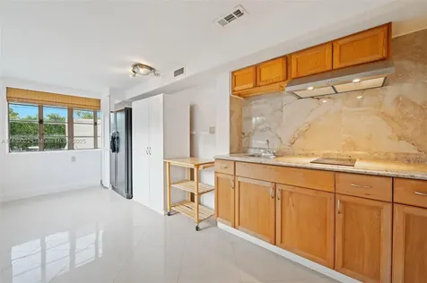 851 Swan Avenue Miami Springs FL 33166