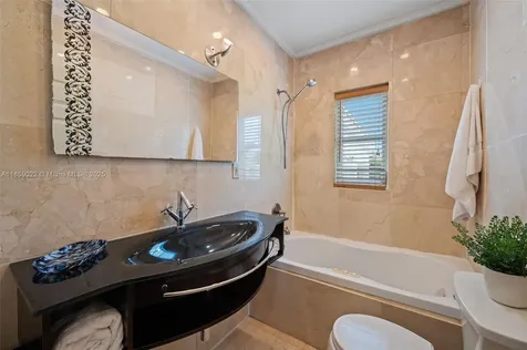 851 Swan Avenue Miami Springs FL 33166