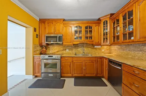 851 Swan Avenue Miami Springs FL 33166