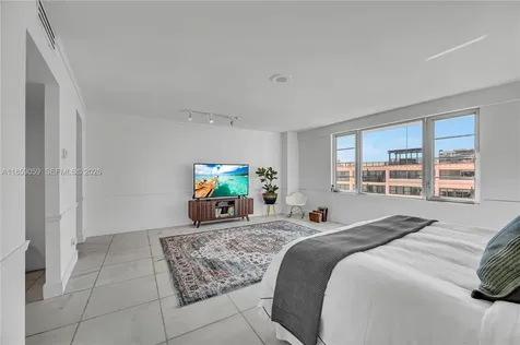 5255 Collins Avenue Miami Beach FL 33140