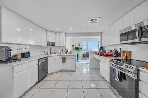 5255 Collins Avenue Miami Beach FL 33140