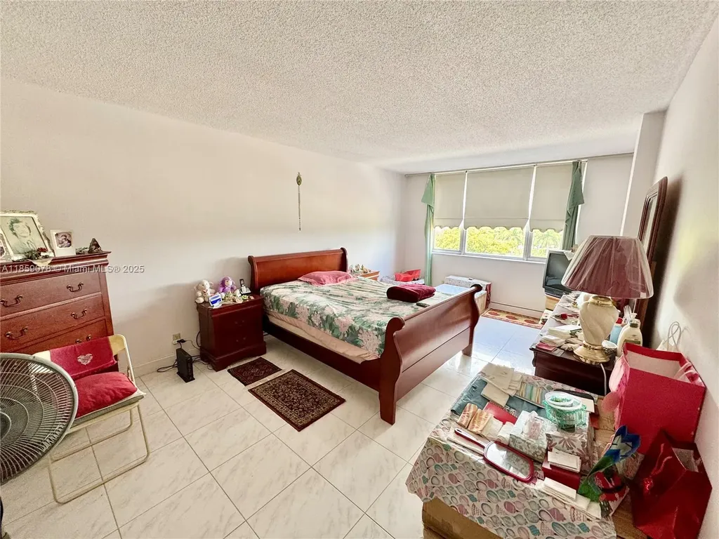 4400 Hillcrest Drive Hollywood FL 33021