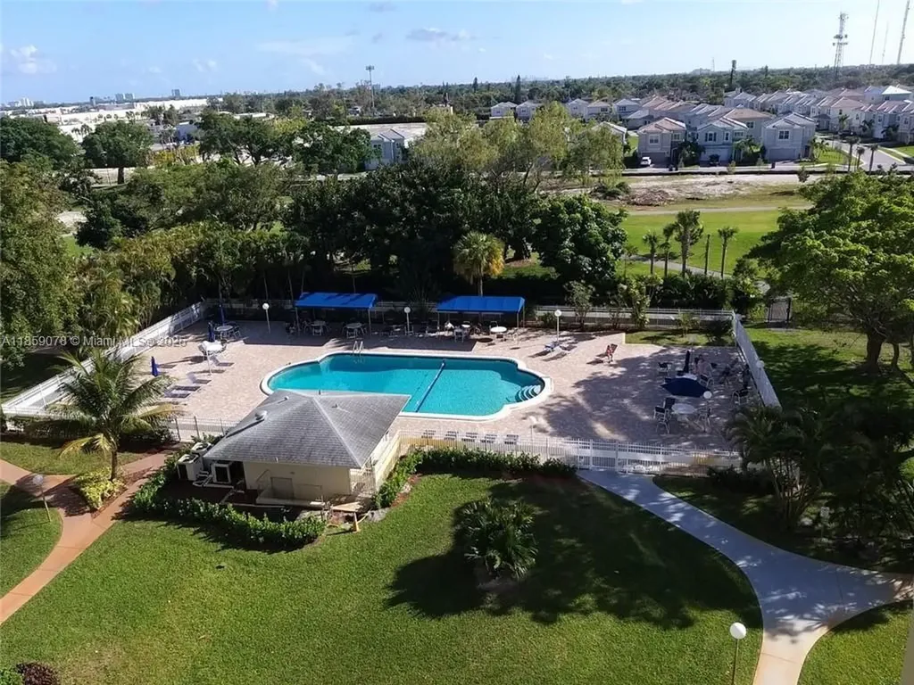 4400 Hillcrest Drive Hollywood FL 33021