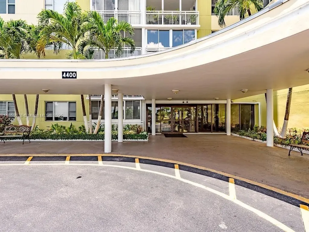 4400 Hillcrest Drive Hollywood FL 33021