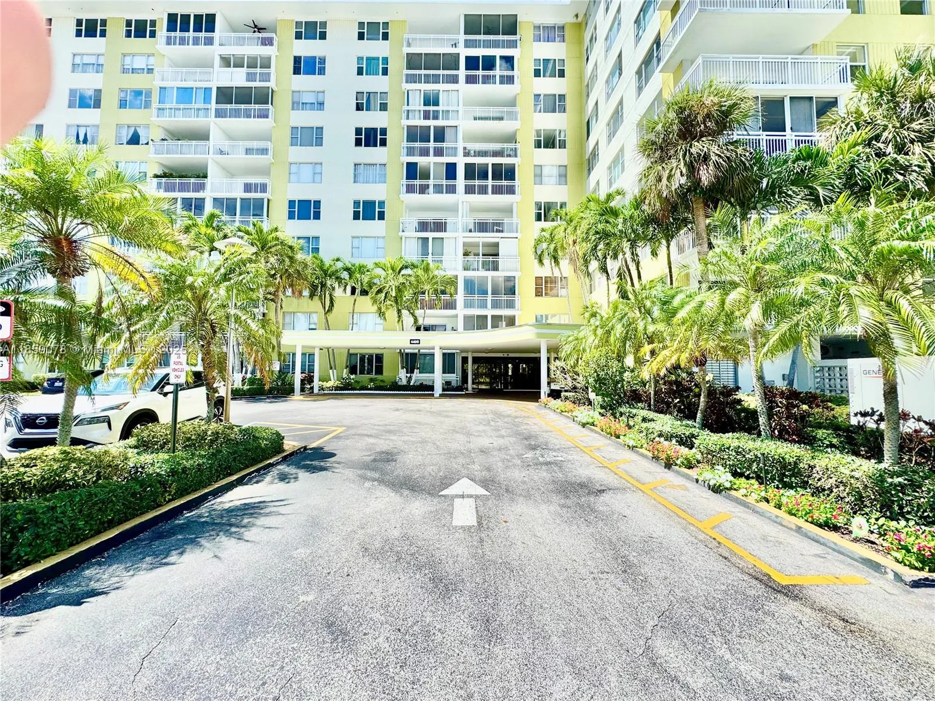 4400 Hillcrest Drive Hollywood FL 33021