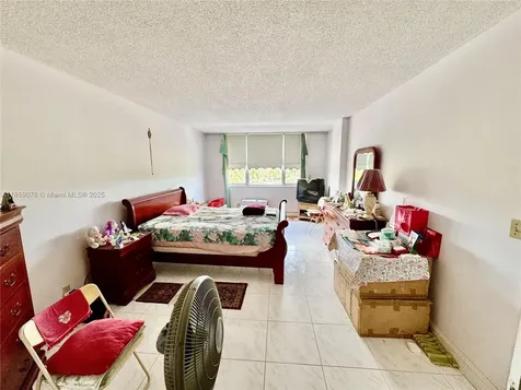 4400 Hillcrest Drive Hollywood FL 33021