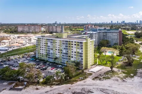 4400 Hillcrest Drive Hollywood FL 33021