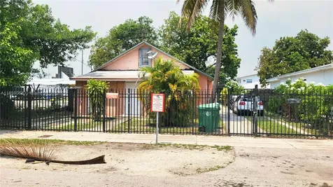683 NW 30th Street Miami FL 33127