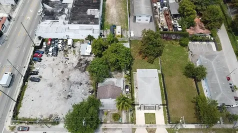683 NW 30th Street Miami FL 33127