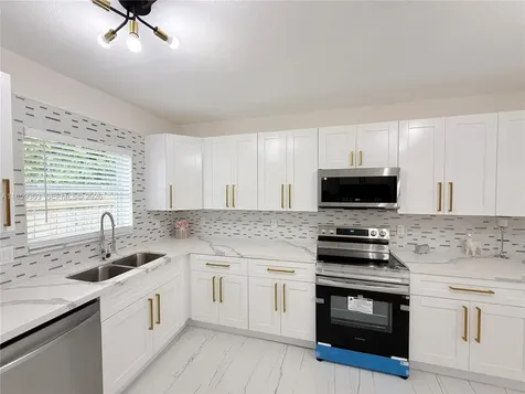 2339 NW 13th Street Fort Lauderdale FL 33311