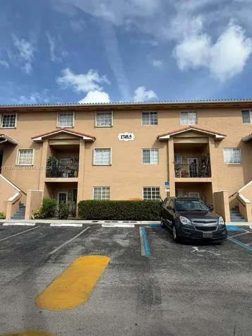 17415 NW 75th Place Hialeah FL 33015