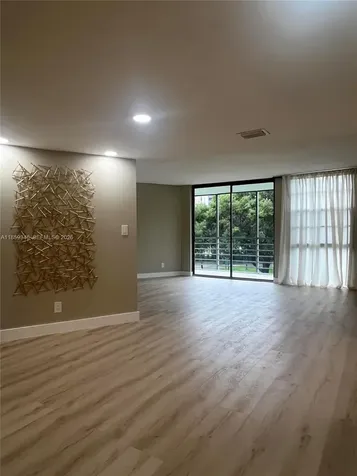 20500 W Country Club Drive Aventura FL 33180