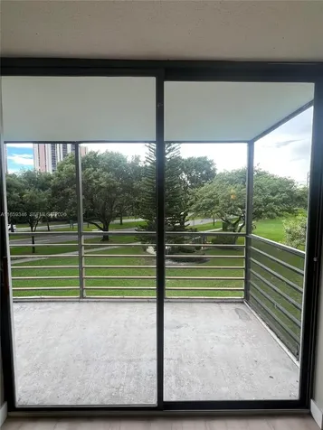 20500 W Country Club Drive Aventura FL 33180