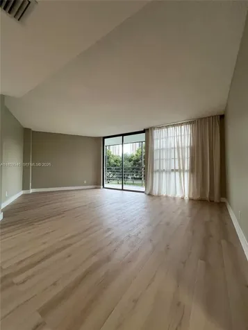 20500 W Country Club Drive Aventura FL 33180