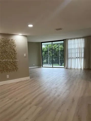 20500 W Country Club Drive Aventura FL 33180