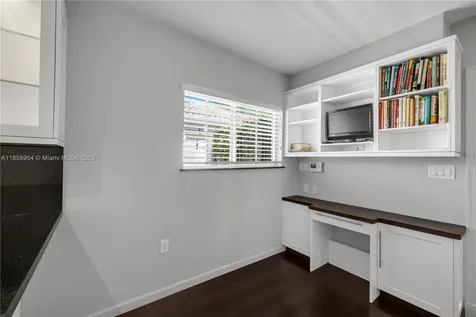 243 Meridian Avenue Miami Beach FL 33139