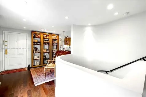243 Meridian Avenue Miami Beach FL 33139
