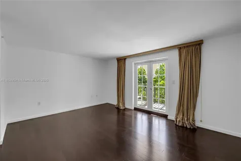243 Meridian Avenue Miami Beach FL 33139