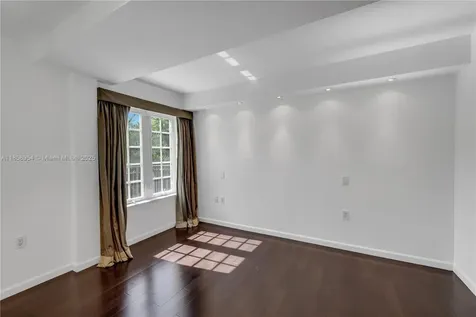 243 Meridian Avenue Miami Beach FL 33139