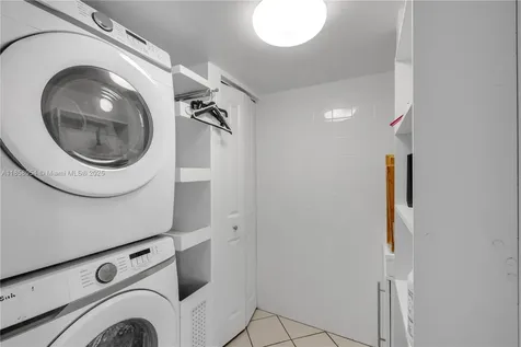 243 Meridian Avenue Miami Beach FL 33139