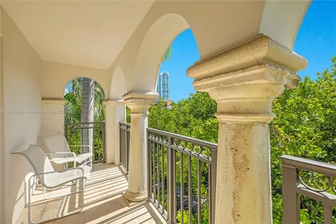 243 Meridian Avenue Miami Beach FL 33139