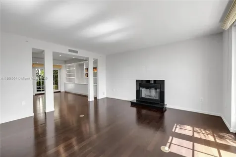 243 Meridian Avenue Miami Beach FL 33139