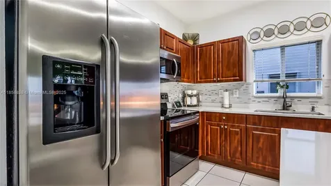 3087 NW 30th Place Oakland Park FL 33311