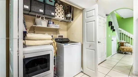 3087 NW 30th Place Oakland Park FL 33311