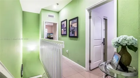 3087 NW 30th Place Oakland Park FL 33311