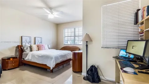 3087 NW 30th Place Oakland Park FL 33311