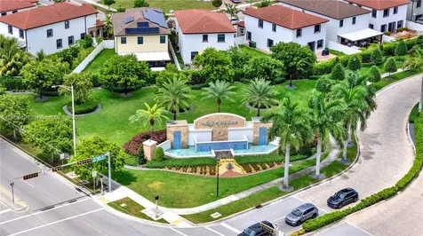 10480 W 33rd Lane Hialeah FL 33018